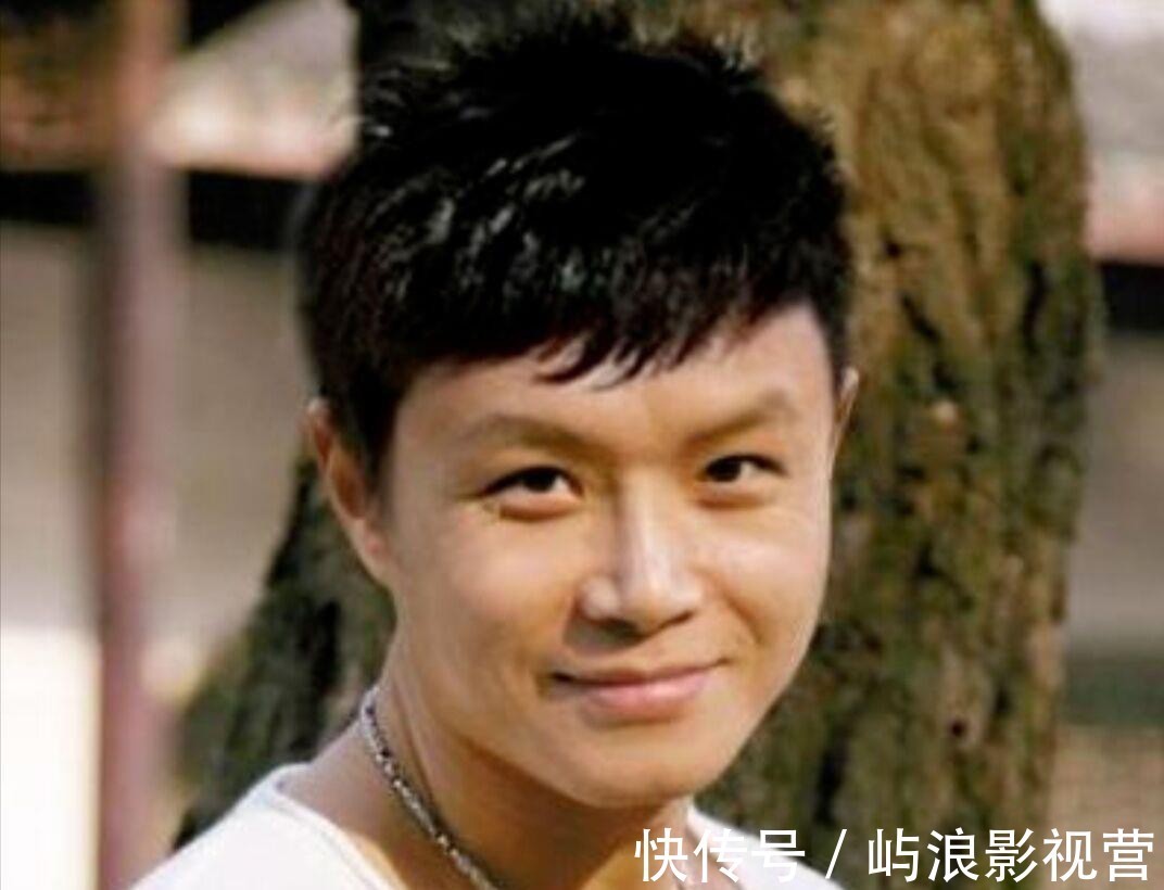 46歲的樂嘉,就這樣改寫了自己的結(jié)局,跌落的口碑終是回不去了