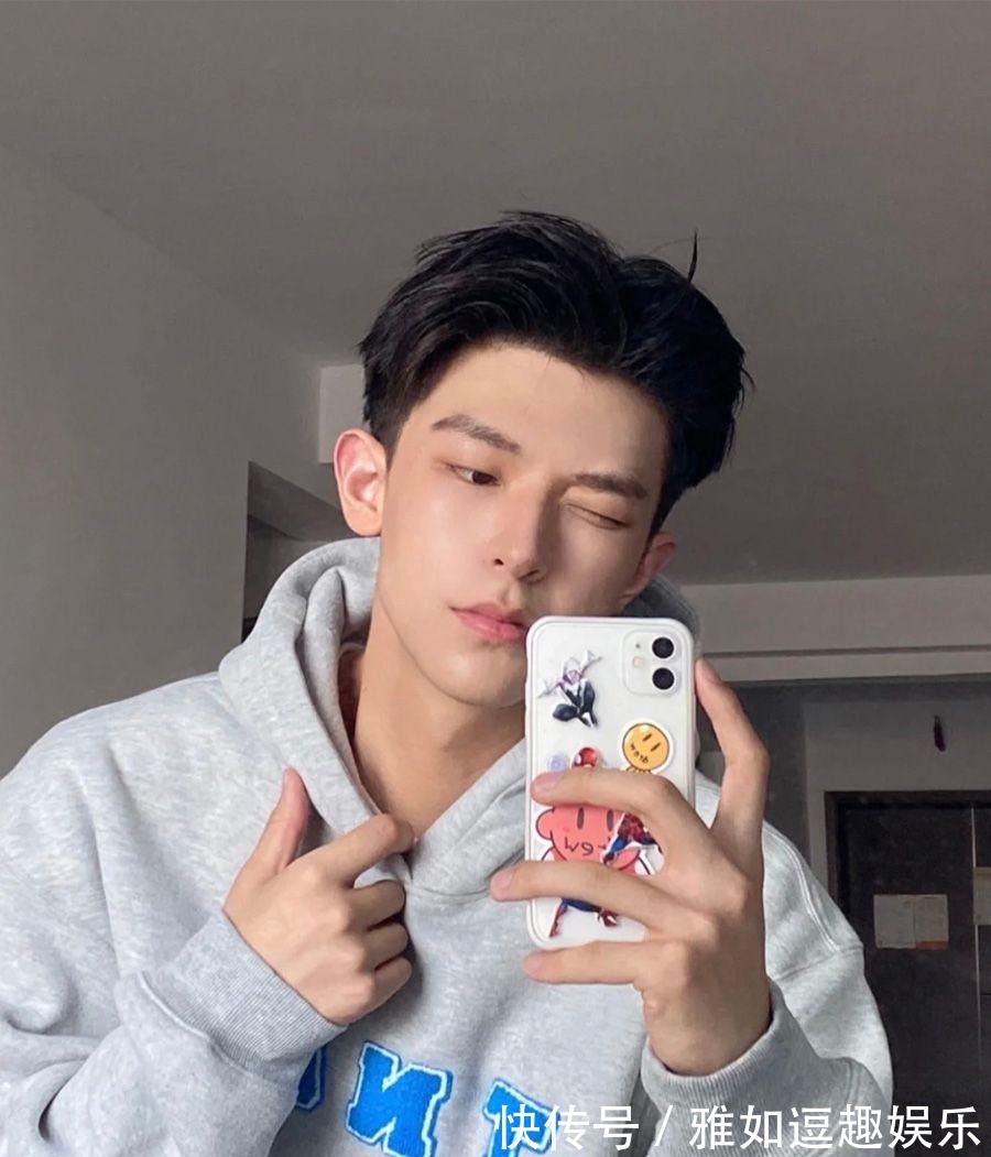 剪短|年轻人去理发店只会说“两边剪短”?2021备受欢迎的男士发型