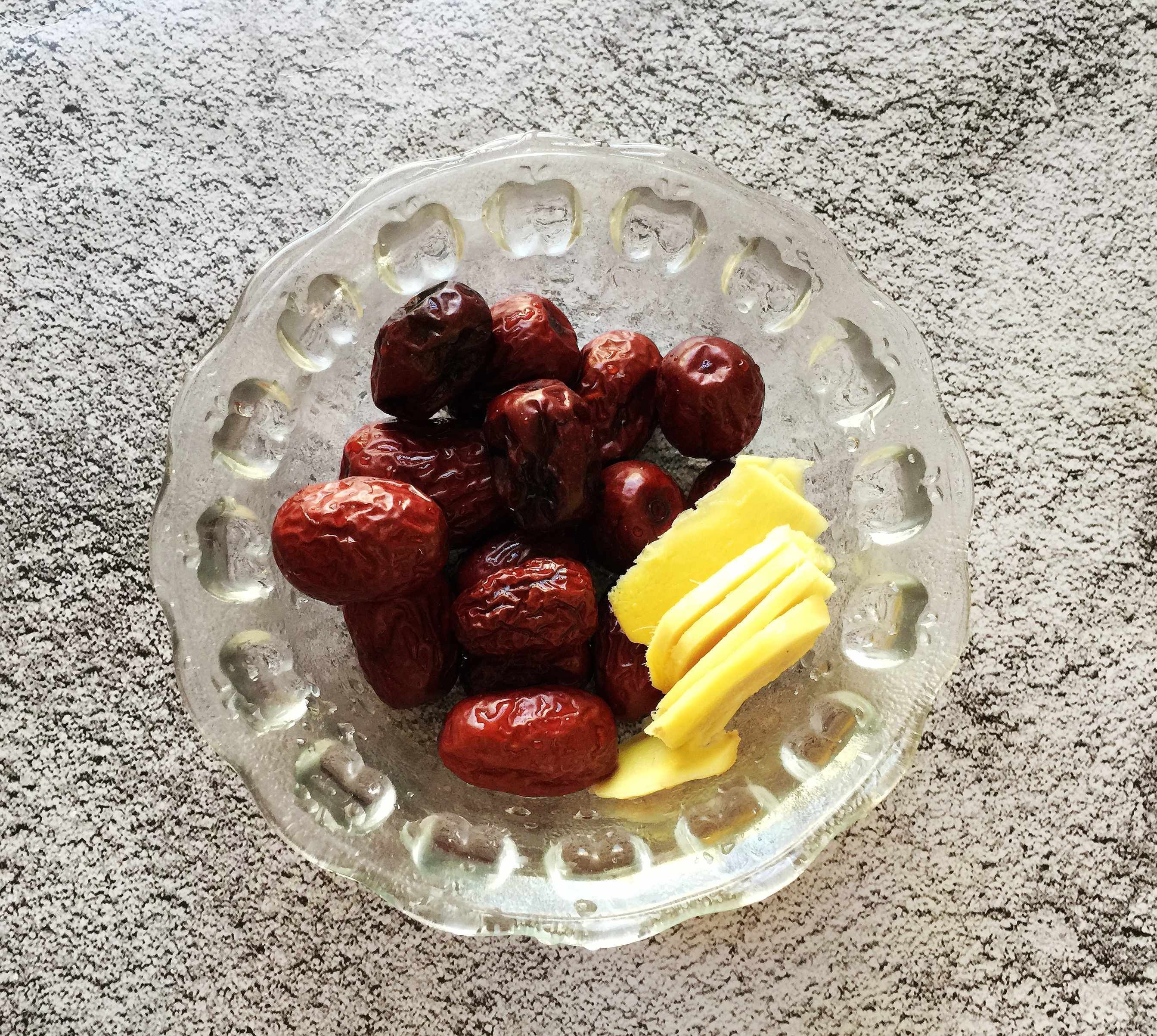 冬天,5样食材煮一锅,坚持每周吃3回,气色红润,手脚不冰凉了