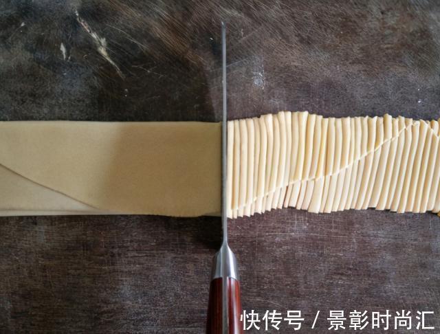 技巧|手擀面为什么一煮就断?大厨:学会1招技巧,面条爽滑劲道不易断