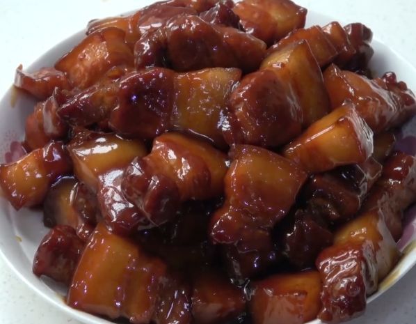 红烧肉怎么做最香?大厨透露:多做1步,软糯又够味,特别好吃