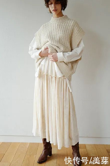 大衣里面穿什么？这4款绝美内搭，让你时髦一整个冬天