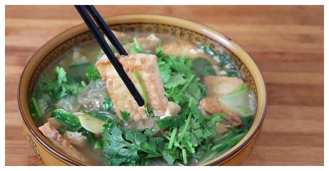 1颗白菜,2块钱豆腐,天冷家人最爱吃的做法,给红烧肉也不换