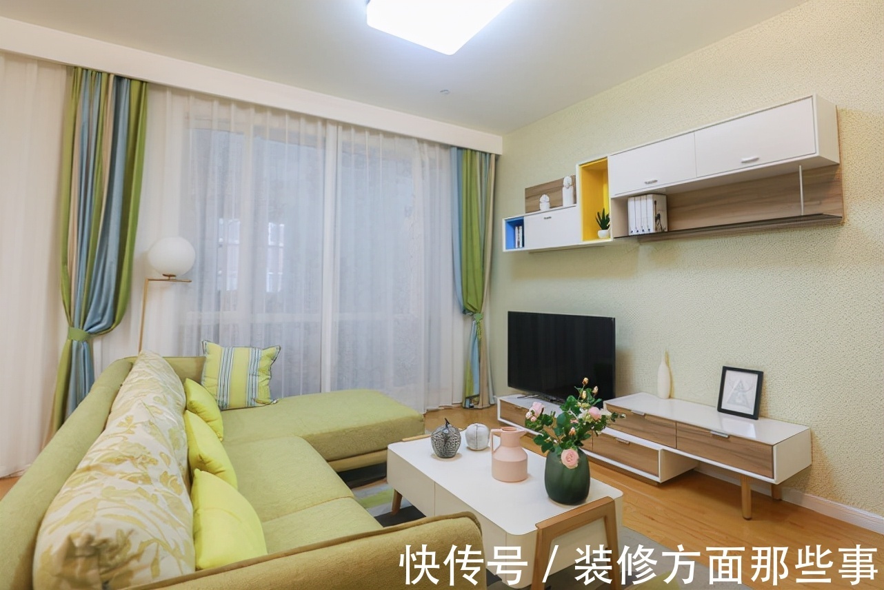 卧室|83平现代欧式二居室,清新的绿色与天然的木色相得益彰