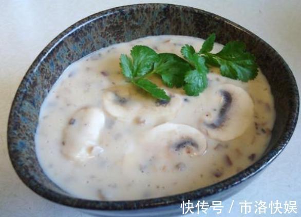 培根|美味鲜香猪蹄鸡肉煲，制作简单又好吃，奶油蘑菇汤，奶香十足