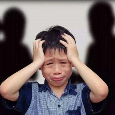 取名|爸爸姓“奸”,妻子为孩子取名天天吵架,爷爷张口取名全家认可