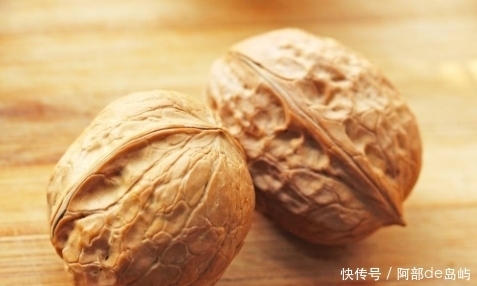 核桃和此物一起煮,每天几口,白发变黑发,皮肤细腻有弹性