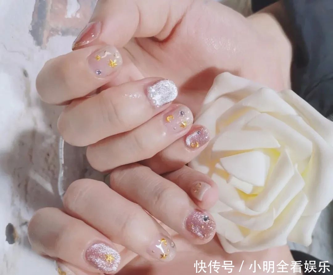 美甲|精致少女的星月美甲,离不开视野,代替美丽围绕着你!