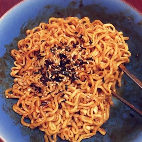 小编|又贵又难吃的4种零食,刚红就“摔下神坛”,网友白送也不要