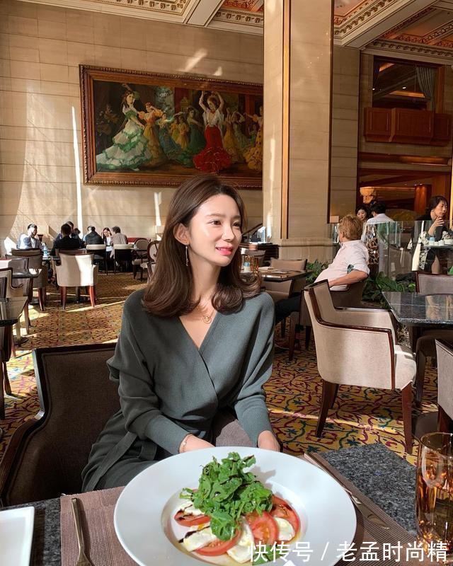 高跟鞋 初秋时髦美妞搭配look!显瘦又温柔,女生要对自己好一点