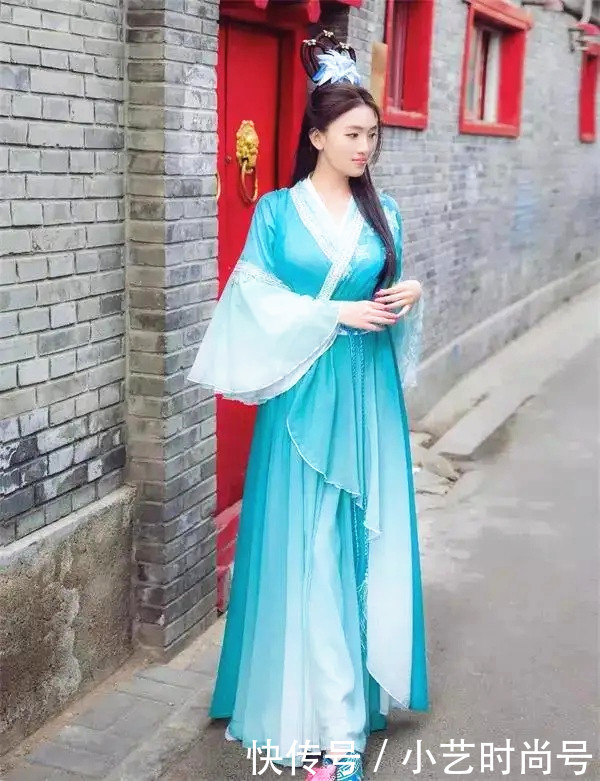 婀娜|“百变女王”王怡珂好美，穿复古旗袍精致唯美，完美呈现婀娜身材