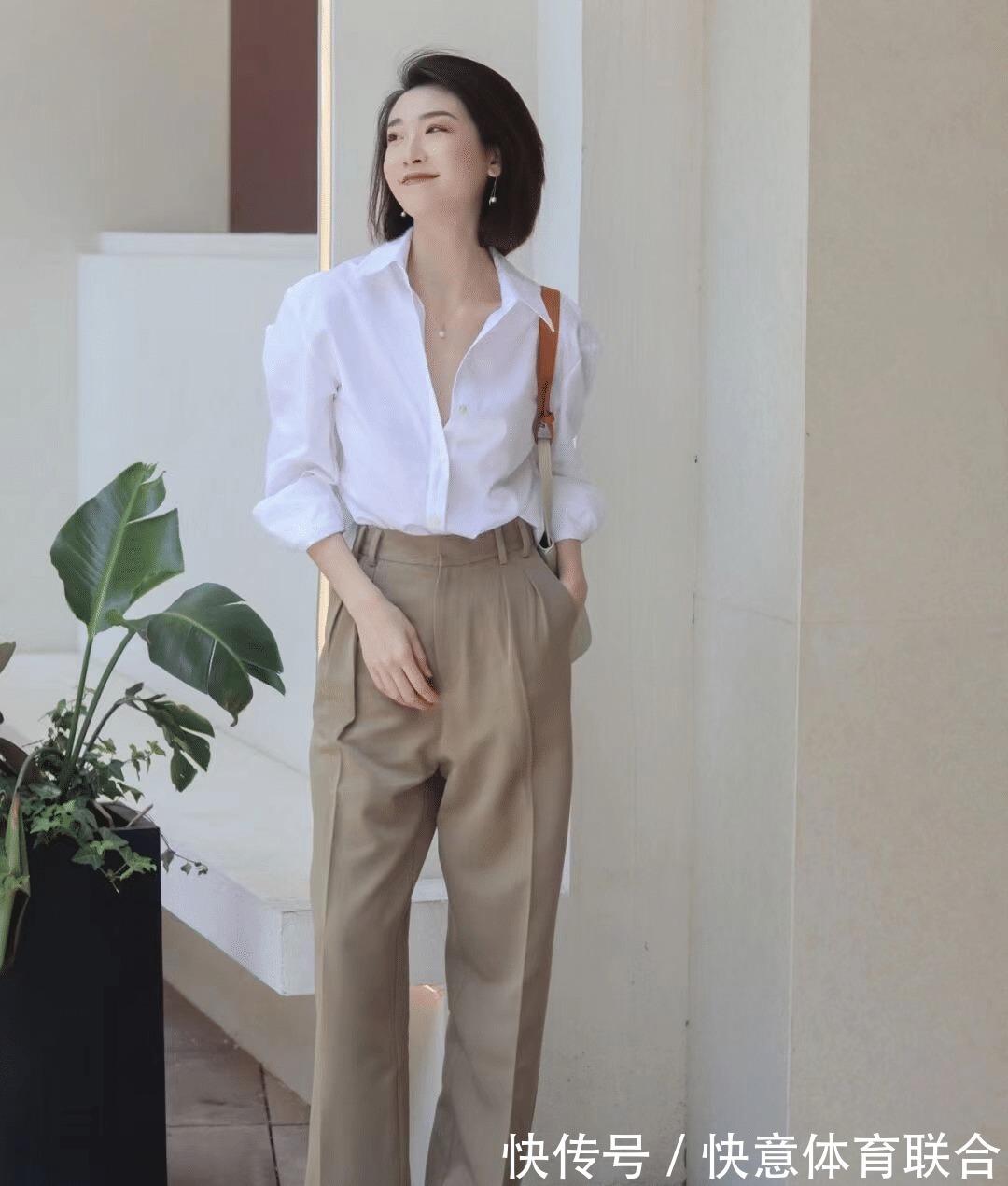 搭配 初秋，唯有“白衬衫”不可辜负，这些搭配思路太值得借鉴