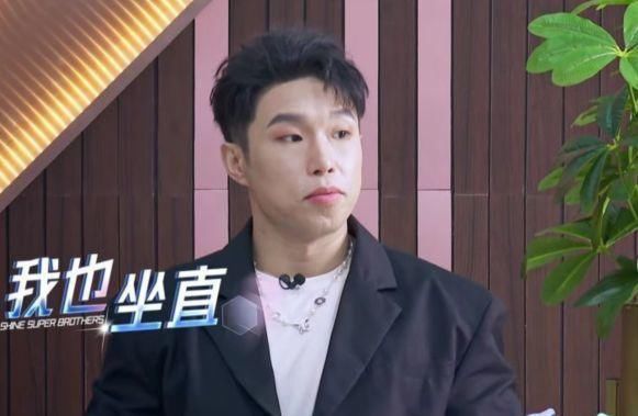 郭麒麟问烧饼:为何不推荐我去《追光吧!哥哥》,烧饼回答够笑三天