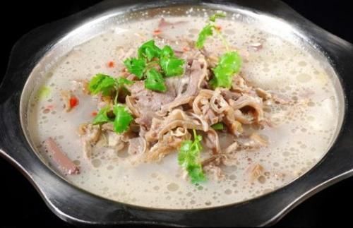 炖羊肉时,一开始就“焯水”,难怪羊肉膻味重又难吃