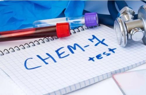 肾功能|32岁小伙肌酐明明不高，却已是肾病3期？这个“误区”别再犯