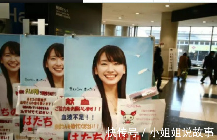 |幽默笑话:老公半夜打牌回来,被迫把床上的妻子赶了出去