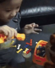 |搞笑GIF：花大价钱在网上买的 你们帮我看看是不是正品