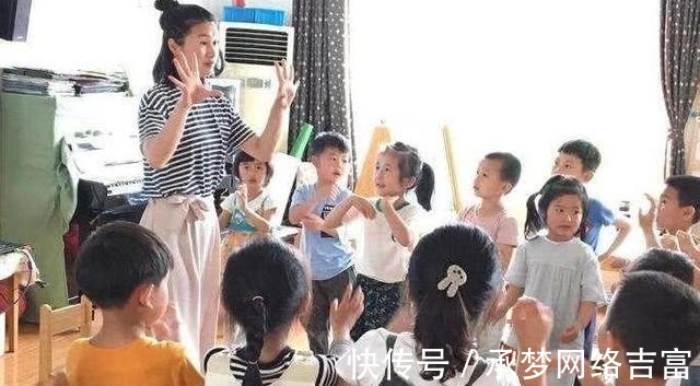 父母|为了鼓励三胎政策,“三育一体化”将全面实施,年轻人生娃有望了