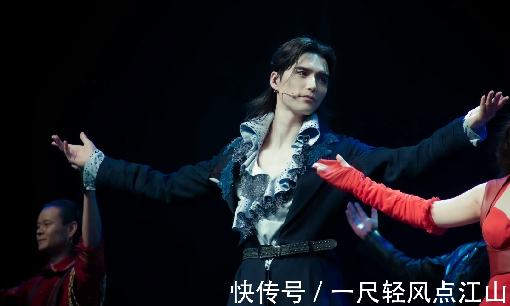 古典$他就像一幅古典的油画一样,真好看!