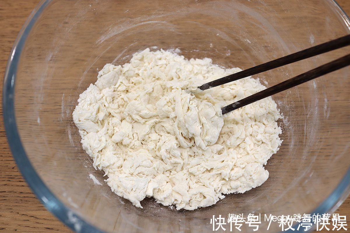 香甜|只需一次发酵的南瓜刀切馒头，全程节省60分钟，香甜暄软真漂亮