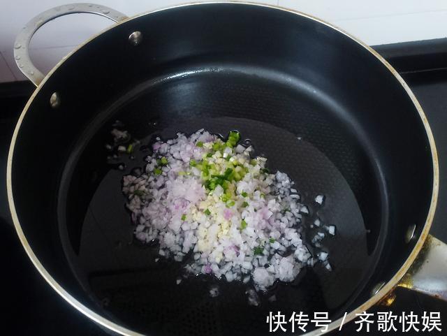 奶奶做的酱香饼,好吃有诀窍,掌握好4点,酥软多层,凉了也好吃