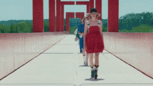 她们的早春秀有多美，我的心就有多荡|壹周潮话题 | 紧身裤