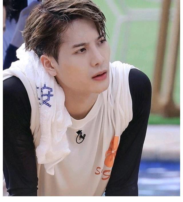 前因后果|王嘉爾當(dāng)馬被張彬彬騎引眾怒，現(xiàn)在的綜藝節(jié)目內(nèi)容設(shè)定沒有底線