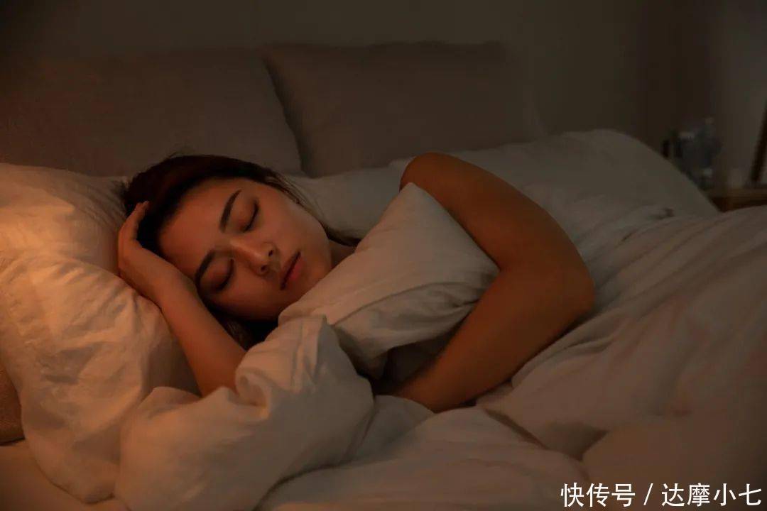 睡眠不好是慢性自杀！失眠太痛苦，教你秒睡的6个秘诀！