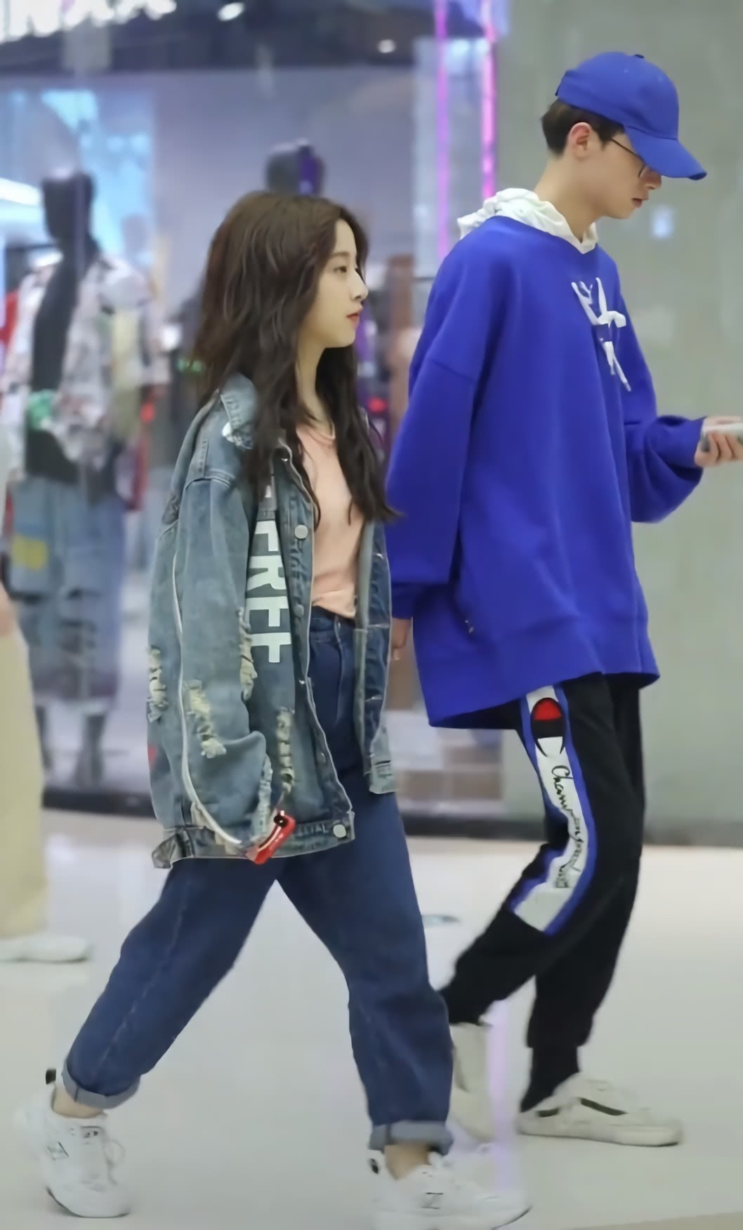 长发披肩 你还不知道吗匡威落后了,街头悄悄火了“N字鞋”,仙女穿的!