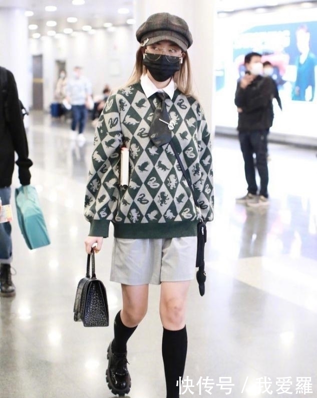 搭配|秋冬穿毛衣,以下3种款式最好不要穿,身材苗条也会很“土味”!