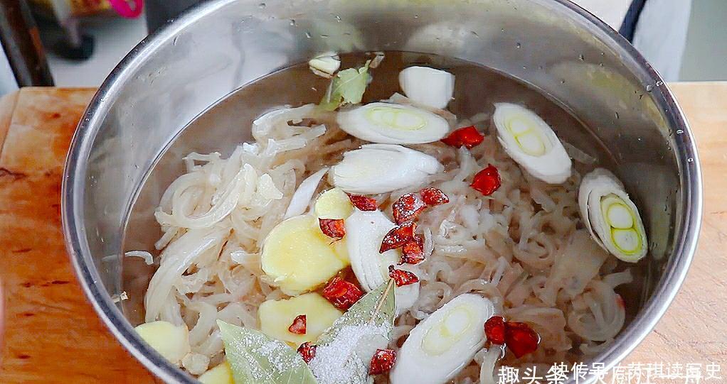 不腥|想吃猪皮冻不用买,手把手教你在家做,皮冻劲道q弹,不腥不臭