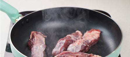 后厨老爸告诉的,炖肉多放点”它“,肉鲜嫩入味,怎么炖怎么香!