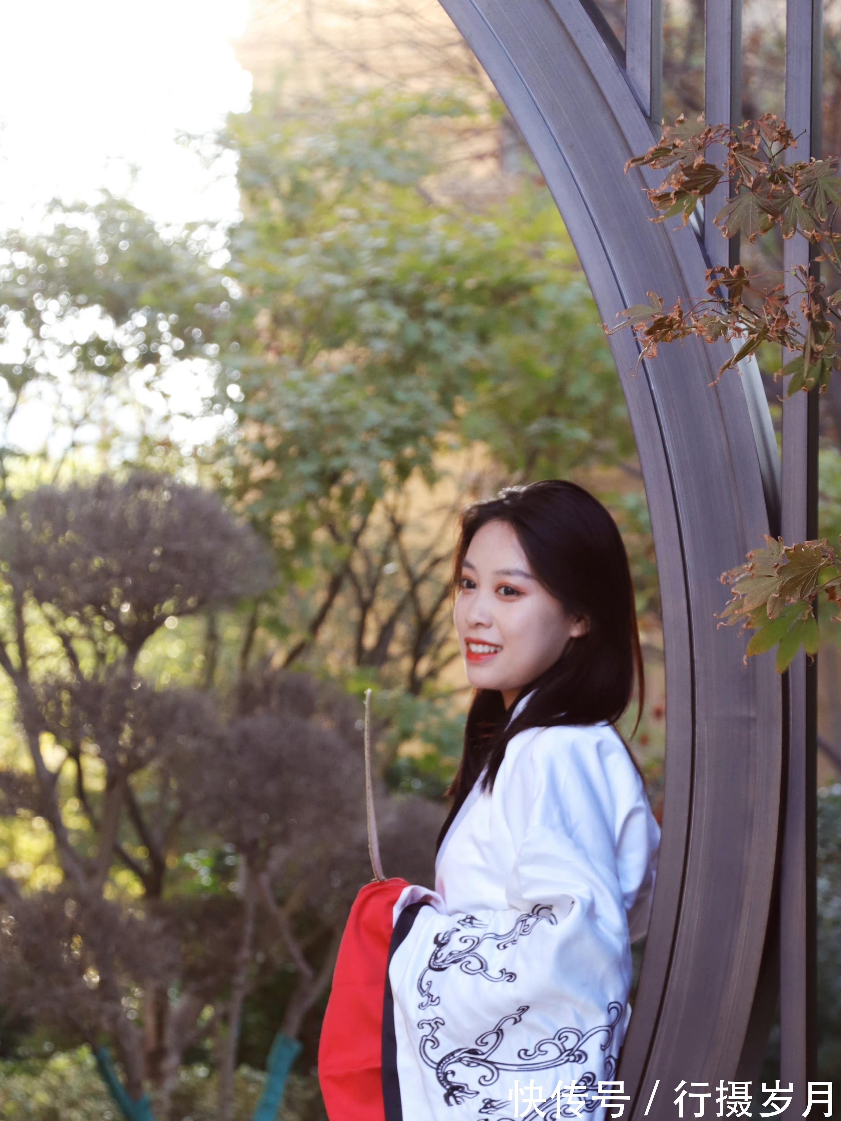 小溪$春风十里,不如遇见你!