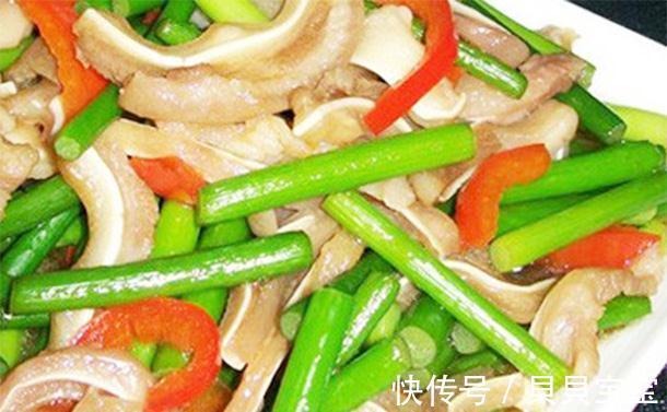 热水泡脚|最近持续最低温度0度很多人感冒发烧，多吃杀菌菜，预防感冒