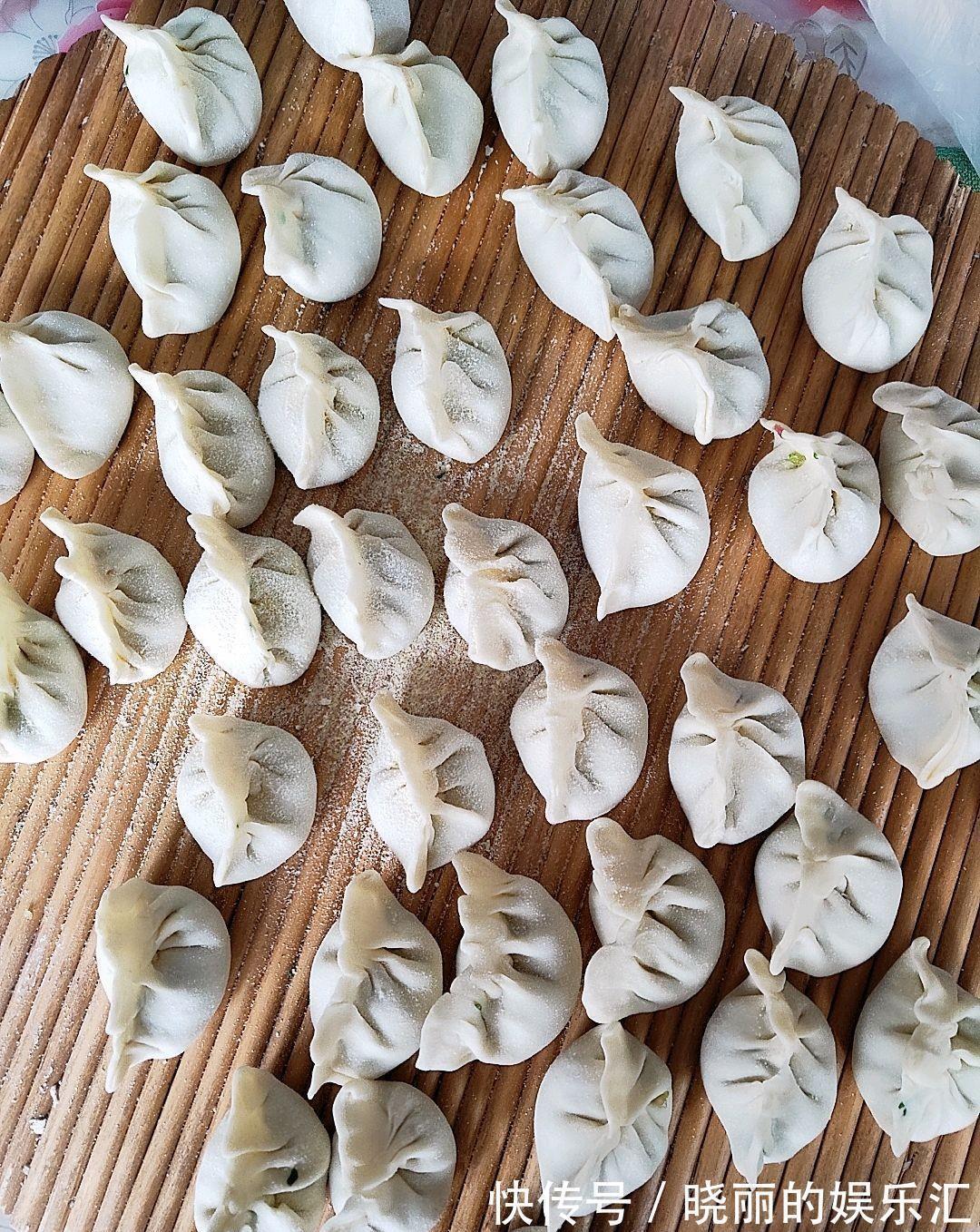 入秋“第一鲜”,用来包饺子,又鲜又嫩,家人吃不够