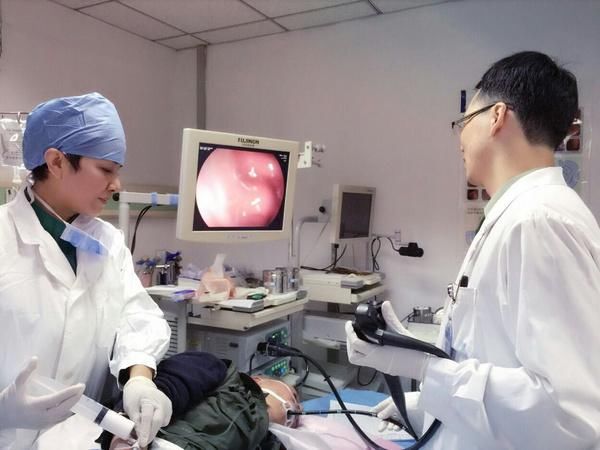 麻醉科|危急关头，医生坚决插入胃镜，使患者转危为安