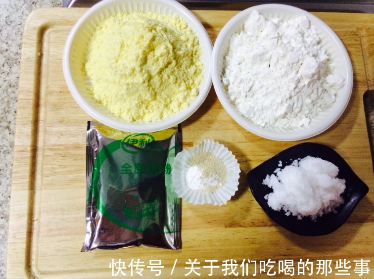 蒸窝窝头只用玉米面就行吗?学会这做法,出锅松软香甜,不干不噎