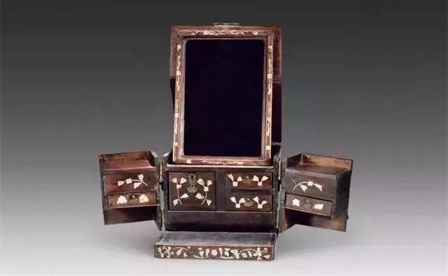 源于故宫博物院官网|古人的收纳盒,怎一个美字了得!