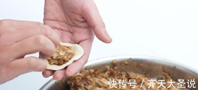 拌饺子馅有诀窍，这3味调料缺一不可，少一样就不香，看完涨知识