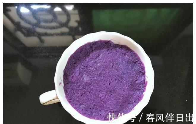 天气|天气转凉，酸奶别再直接吃，做成快手早餐，营养又饱腹，全家都爱