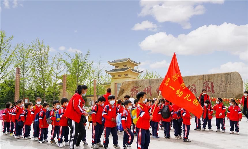 五一小长假去哪儿玩？来安徽宿州植物园赏花，郁金香开得正好