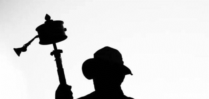 常见|西藏街头常见手摇各色转经筒的藏民,他们不离手的转经筒,究竟在转什么?