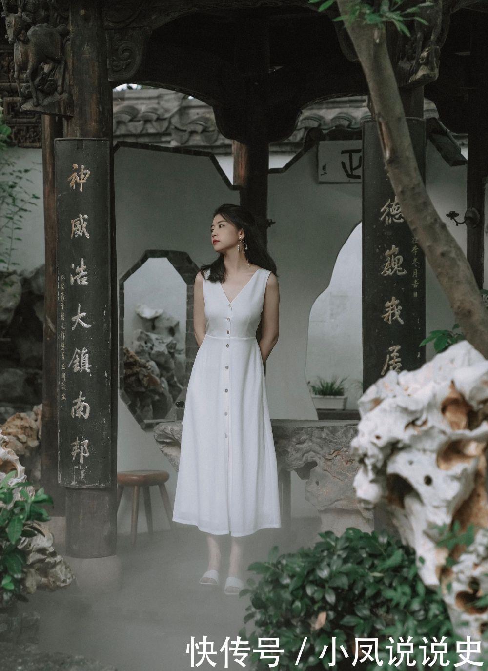 有肚子的四十岁女人别只会“塞衣角”,流行藏腹穿法,显瘦又时髦