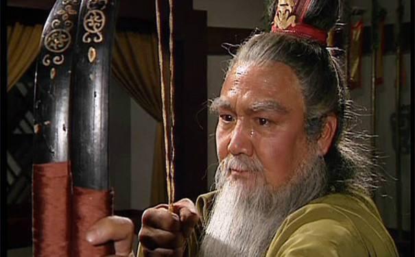 曹操|三国十大超级神兵,方天画戟排第二,青龙偃月刀排第三,第一真牛