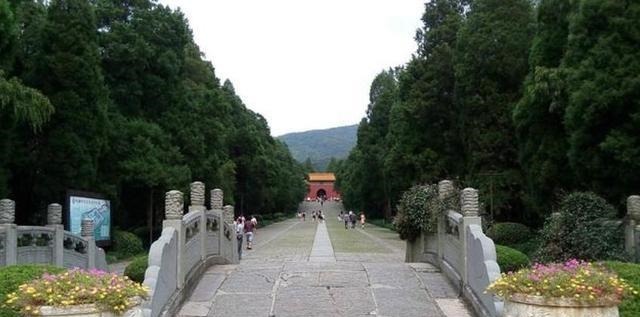 开国皇帝|明朝最早的皇帝陵,成为明清帝陵的典范之作,历史上没有被盗过