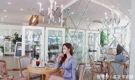 迷人|日常写真;连衣裙搭配薄丝袜,秀出迷人的大长腿