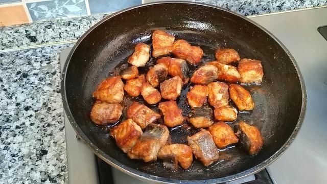 鱼肉这样做，下酒下饭都好香，鱼肉紧致入味，一条鱼还嫌不够吃