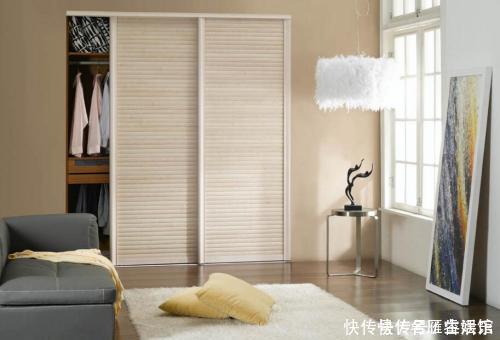 小户型|越来越多人卧室不买大衣柜,这样设计更潮流,好看实用省空间