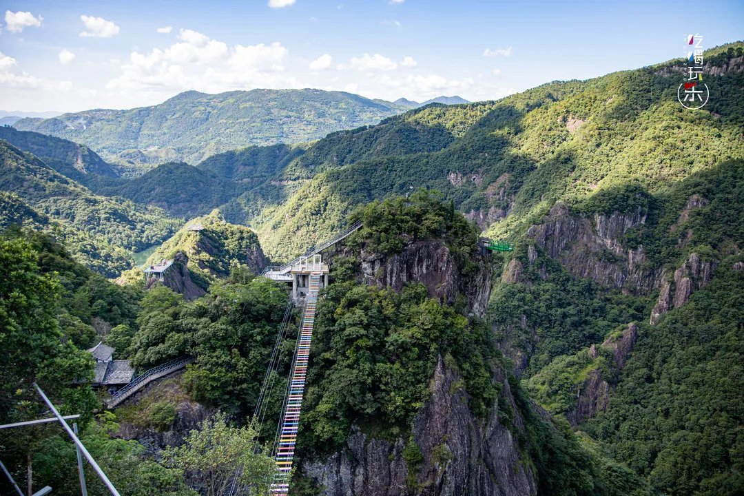 玩转|玻璃漂流、水枪大战、水上闯关..一票在手玩转龙湾潭森林浪浪节