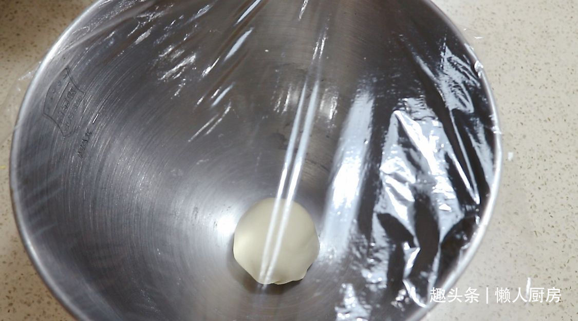 20元四片吐司，比吃一个猪肉包子还贵，不如自己做，还能拉丝